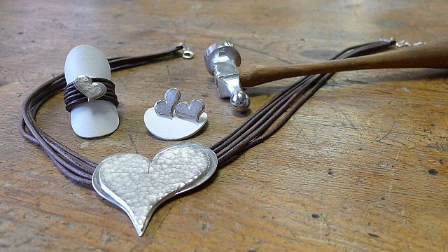 Handarbeit Schmuckset Herzen Silber