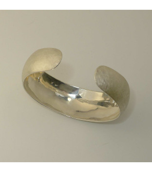 Armspange 925-Sterling-Silber konvex verlaufend - handgeschmiedet - eismatt