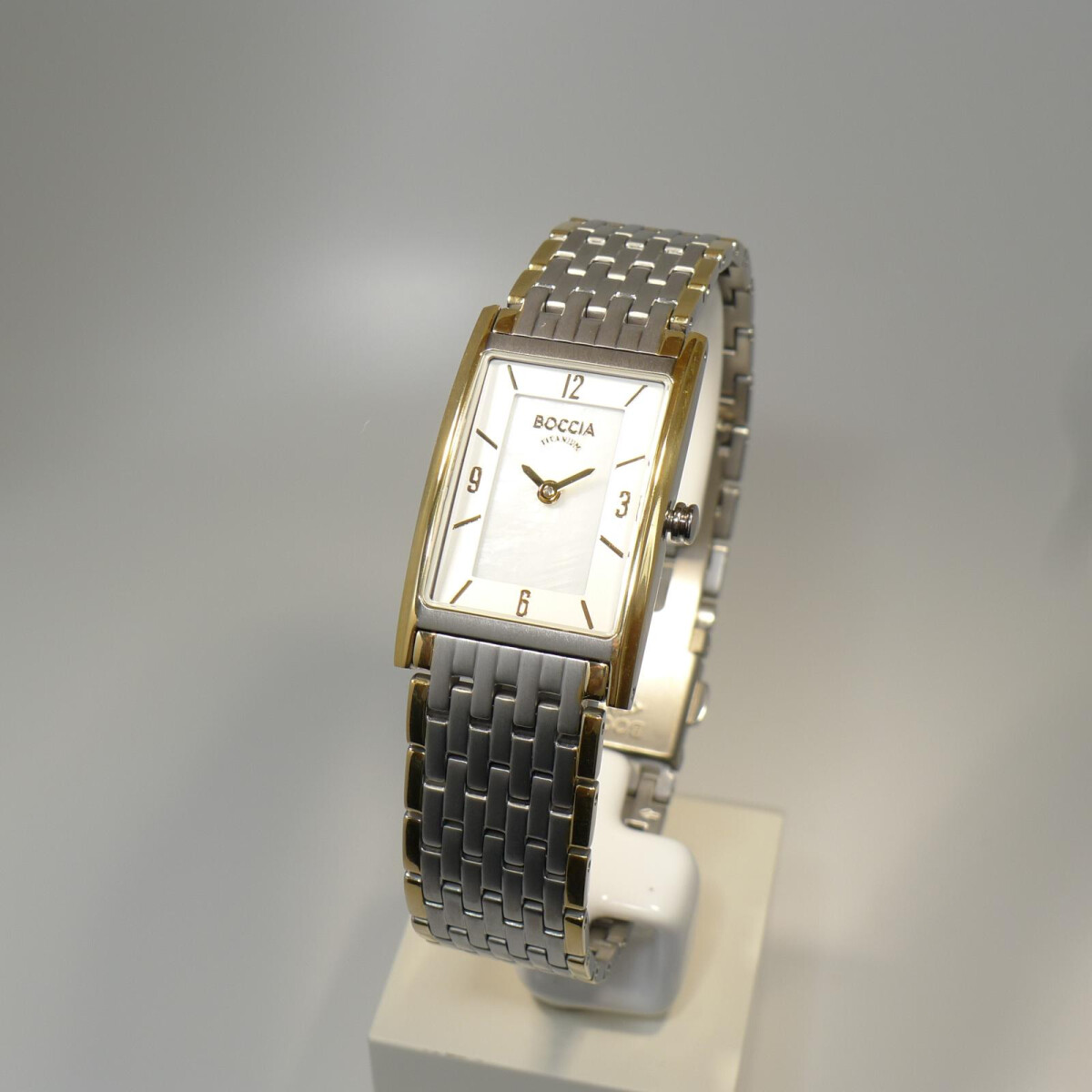 Boccia bicolor Damenuhr Titan/teil-goldplattiert eckig...