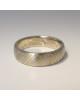 Mokume-Gane-Ring tricolor aus 750 Grüngold, 500 Palladium und 935 Silber