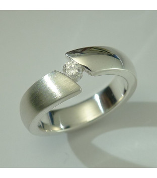 Ring aus Sterling-Silber mit 0,10ct Brillant / Diamant, Weite 54