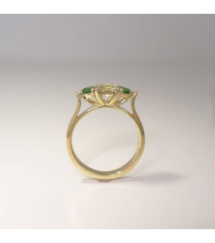 Ring Gelbgold 585 mit grünem Granat 1x Grossular und 2x Tsavorit Weite 55